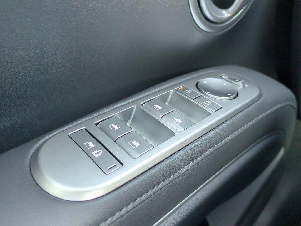New 2026 Silver Hyundai SEL 8P image 32