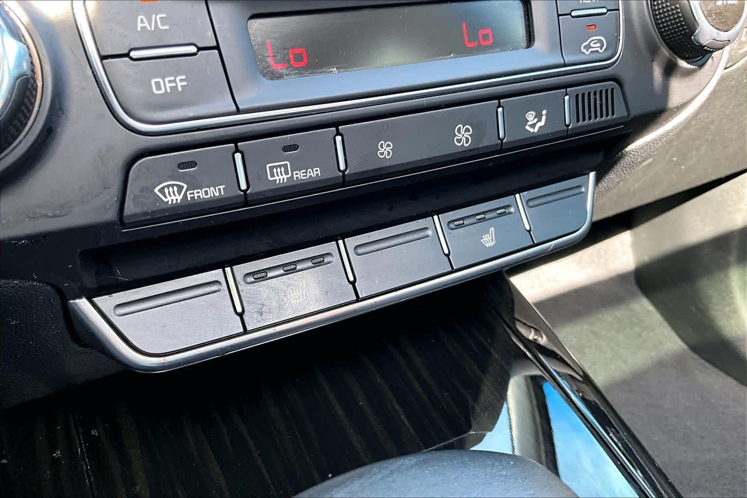 Used 2020 Passion Red Kia EX V6 image 35