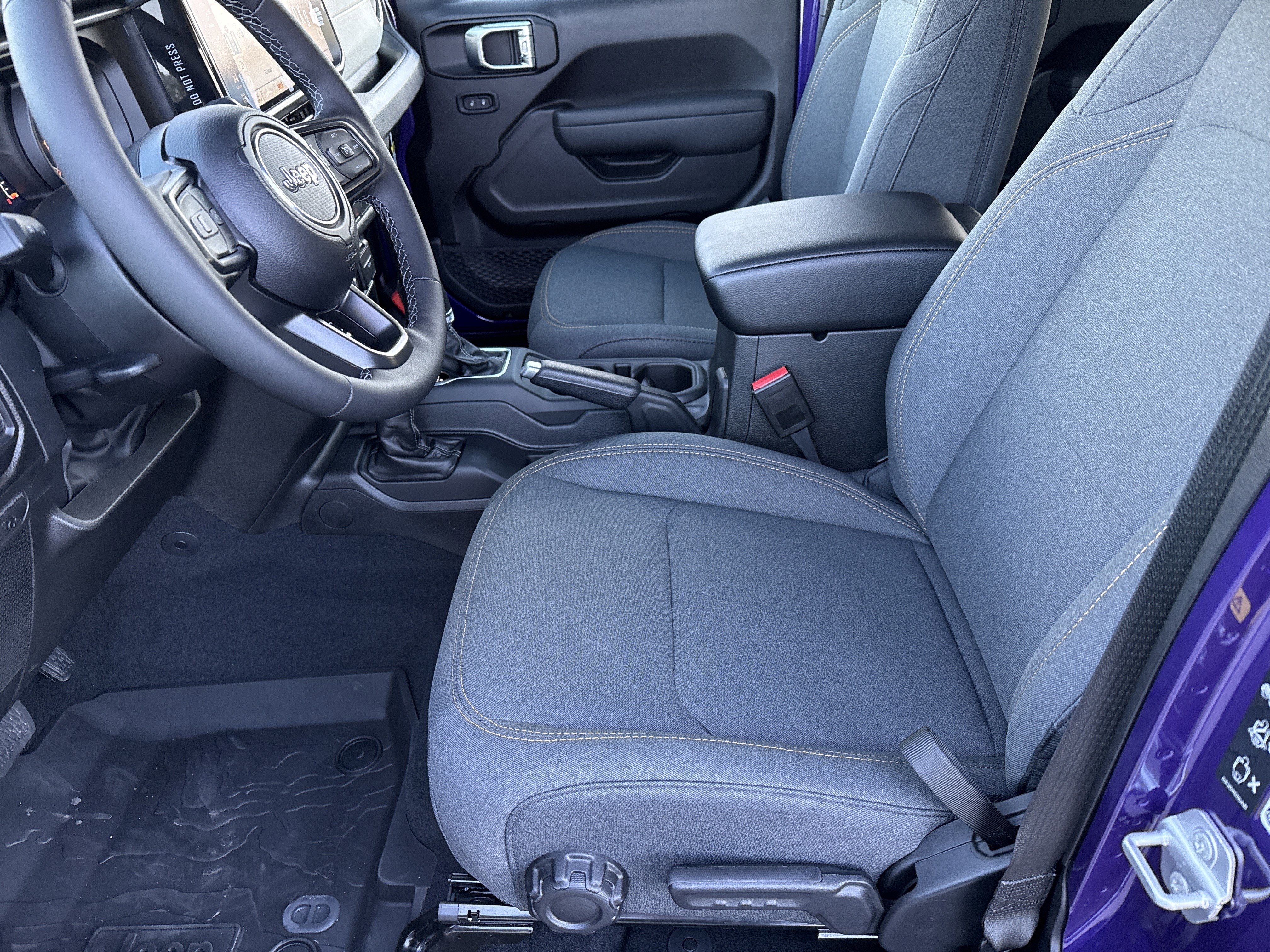 New 2026 Reign Jeep Sport S image 9