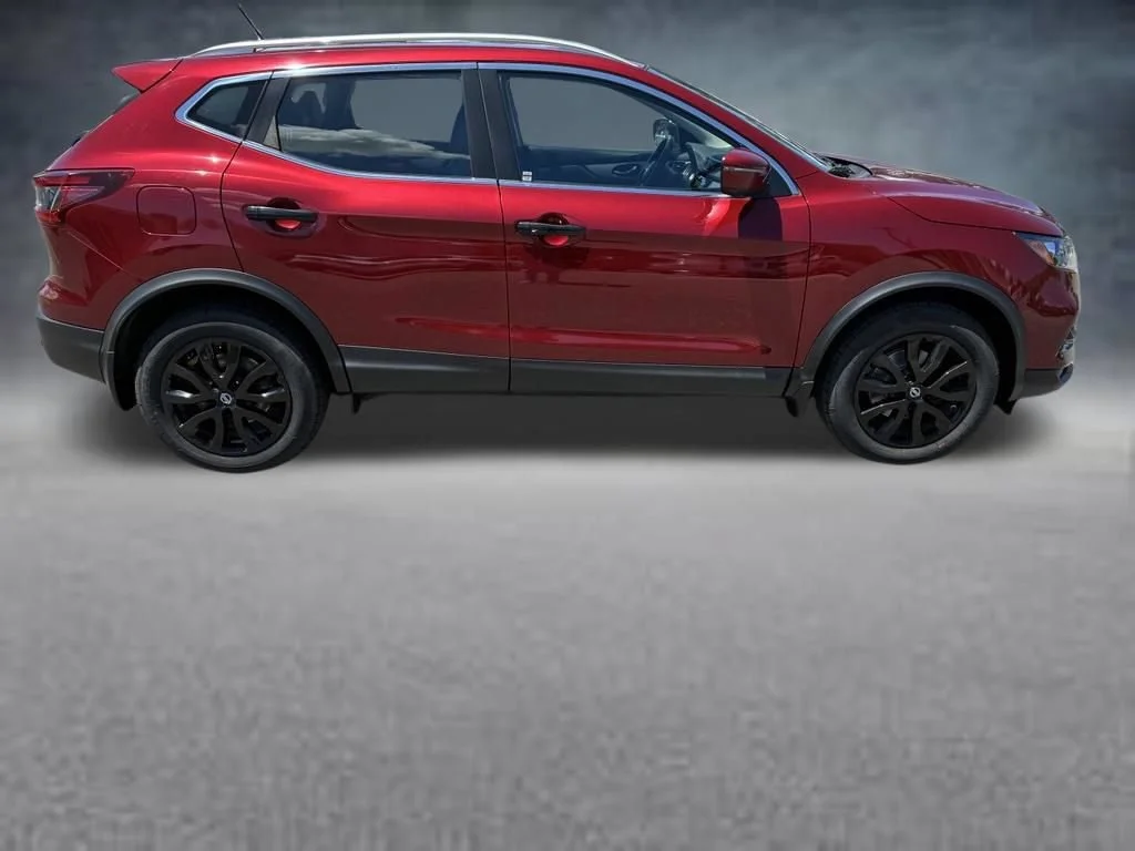 Used 2020 Scarlet Ember Tin Nissan SV image 7