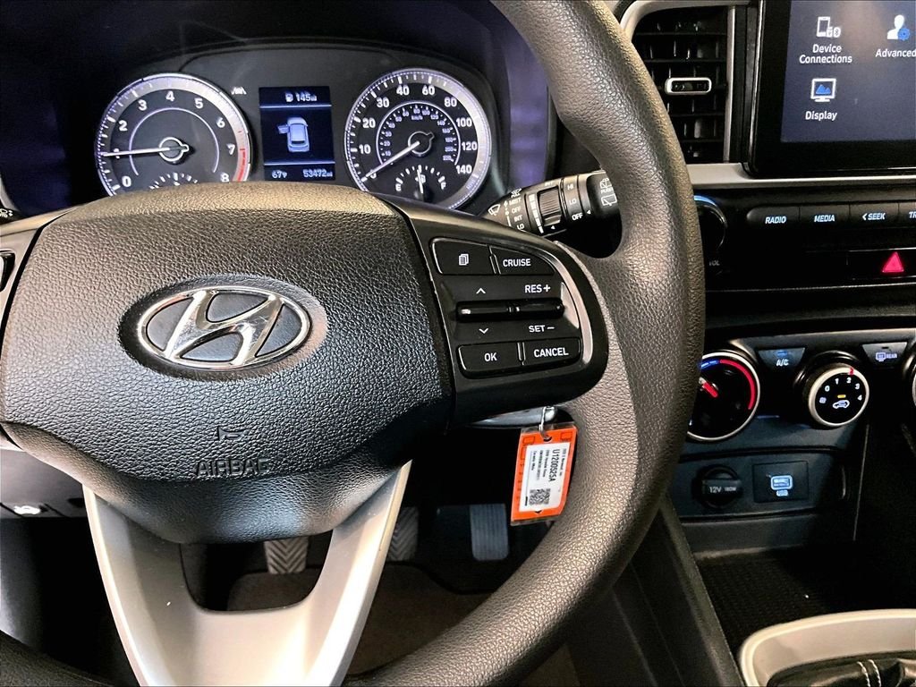 Used 2020 White Hyundai SE image 25