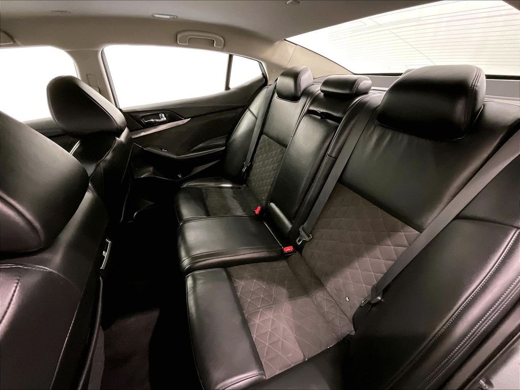 Used 2016 Gun Metallic Nissan SR image 15