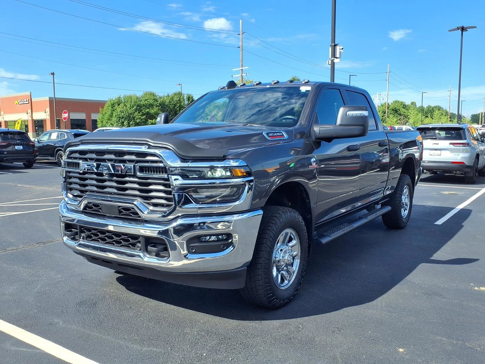 Used 2025 Granite Crystal Metallic Clearcoat Ram Tradesman image 26