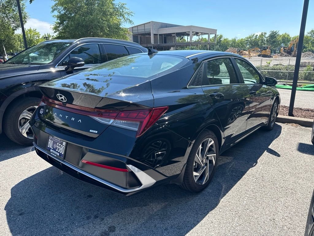 Used 2025 Black Hyundai Limited image 3