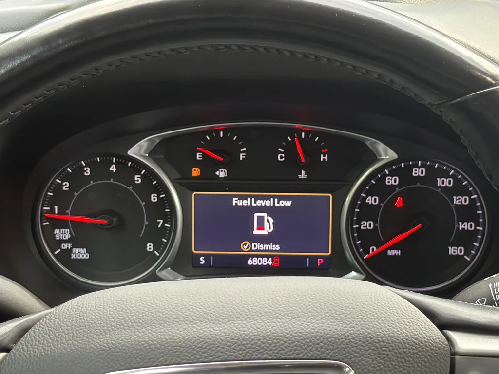 Used 2022 Blue GMC SLT image 29