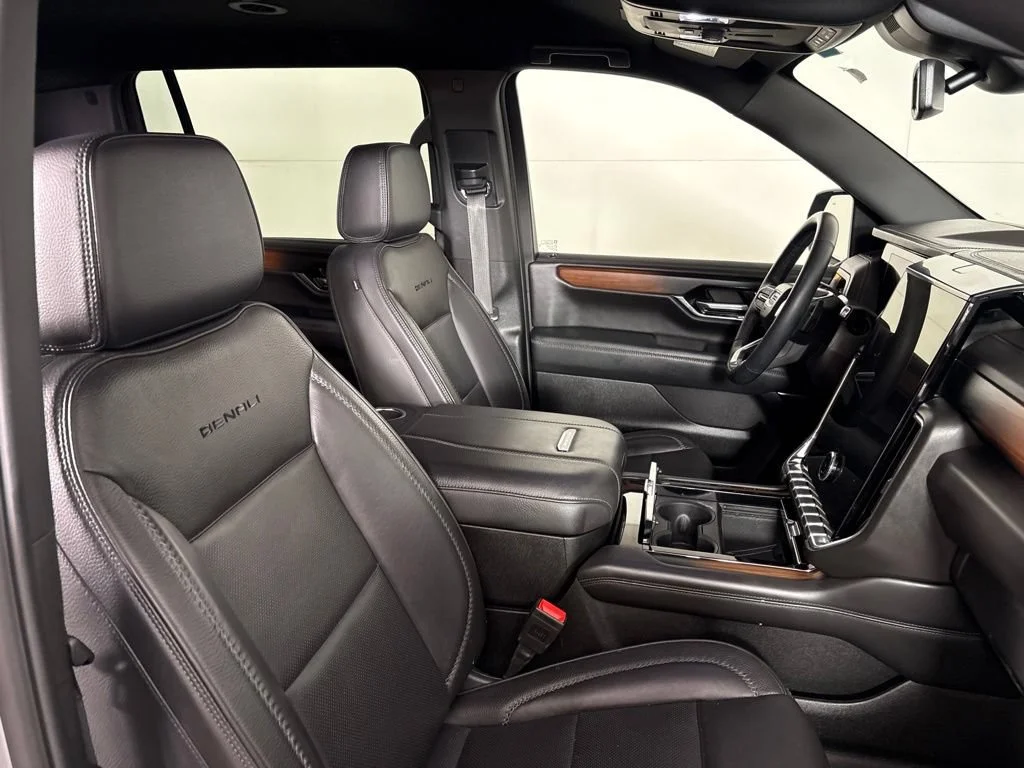 Used 2025 Sterling Metallic GMC Denali image 23