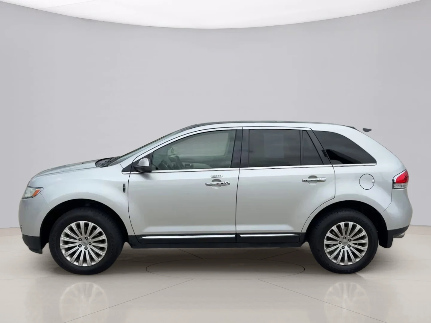 Used 2014 Silver Lincoln FWD image 8