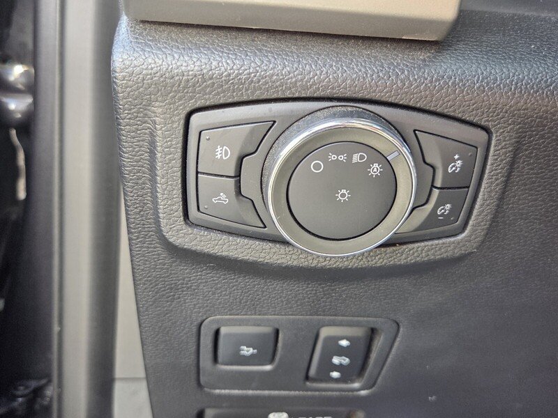 Used 2021 Gray Ford Lariat image 29