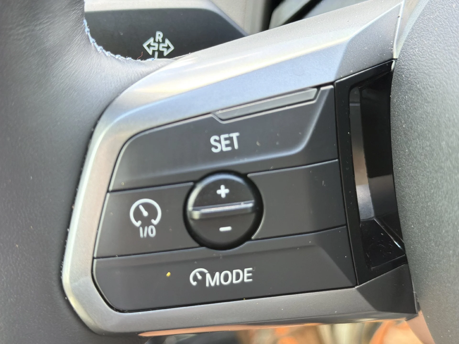 Certified Used 2025 White BMW M60 image 31