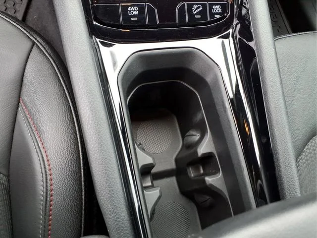 Used 2025 Black Jeep Trailhawk image 30