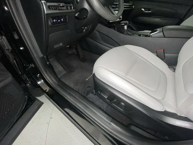 Used 2026 Black Hyundai SEL image 12