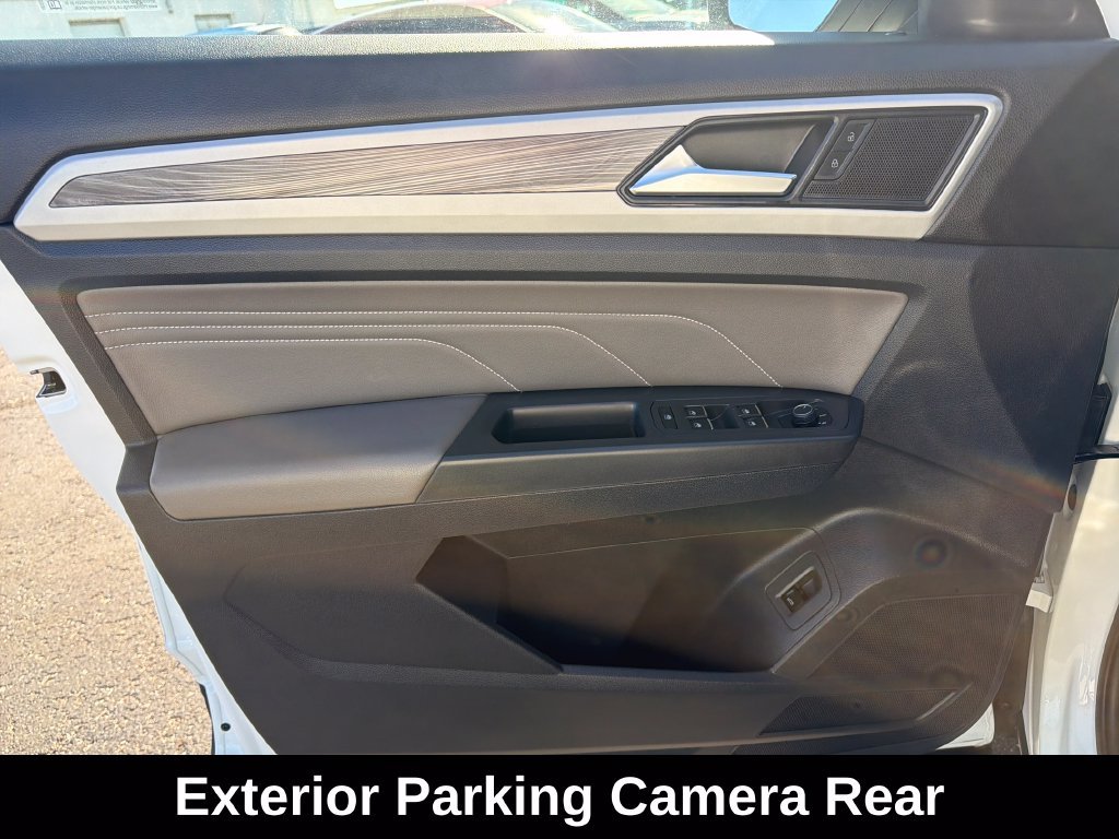 Used 2023 White Volkswagen 3.6L V6 SE w/Technology image 12