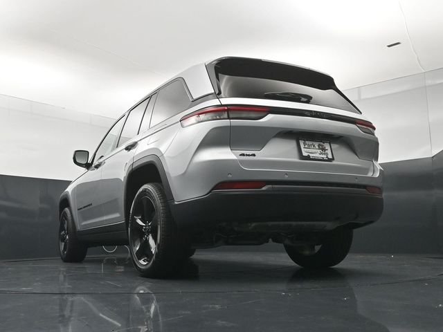 New 2026 Silver Zynith Exterior Paint Jeep Limited image 22
