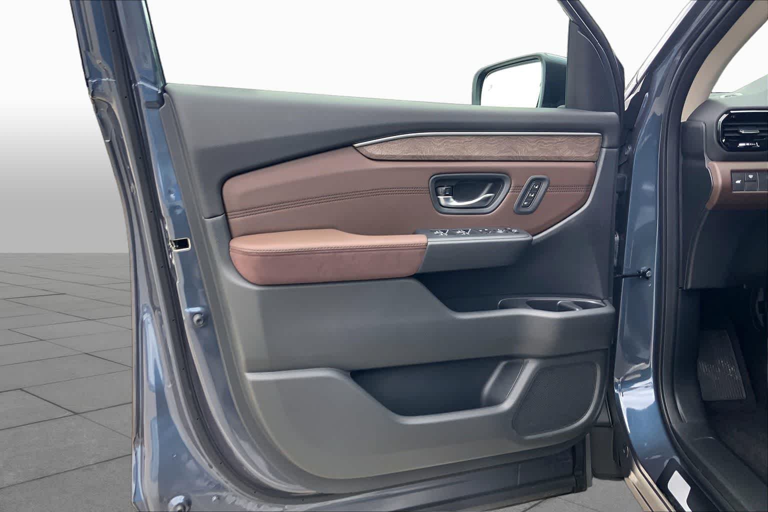 New 2026 Smoke Blue Pearl Honda AWD Elite image 8