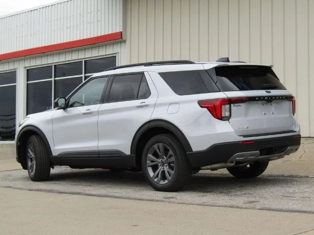New 2026 Space White Metallic Ford Active image 44