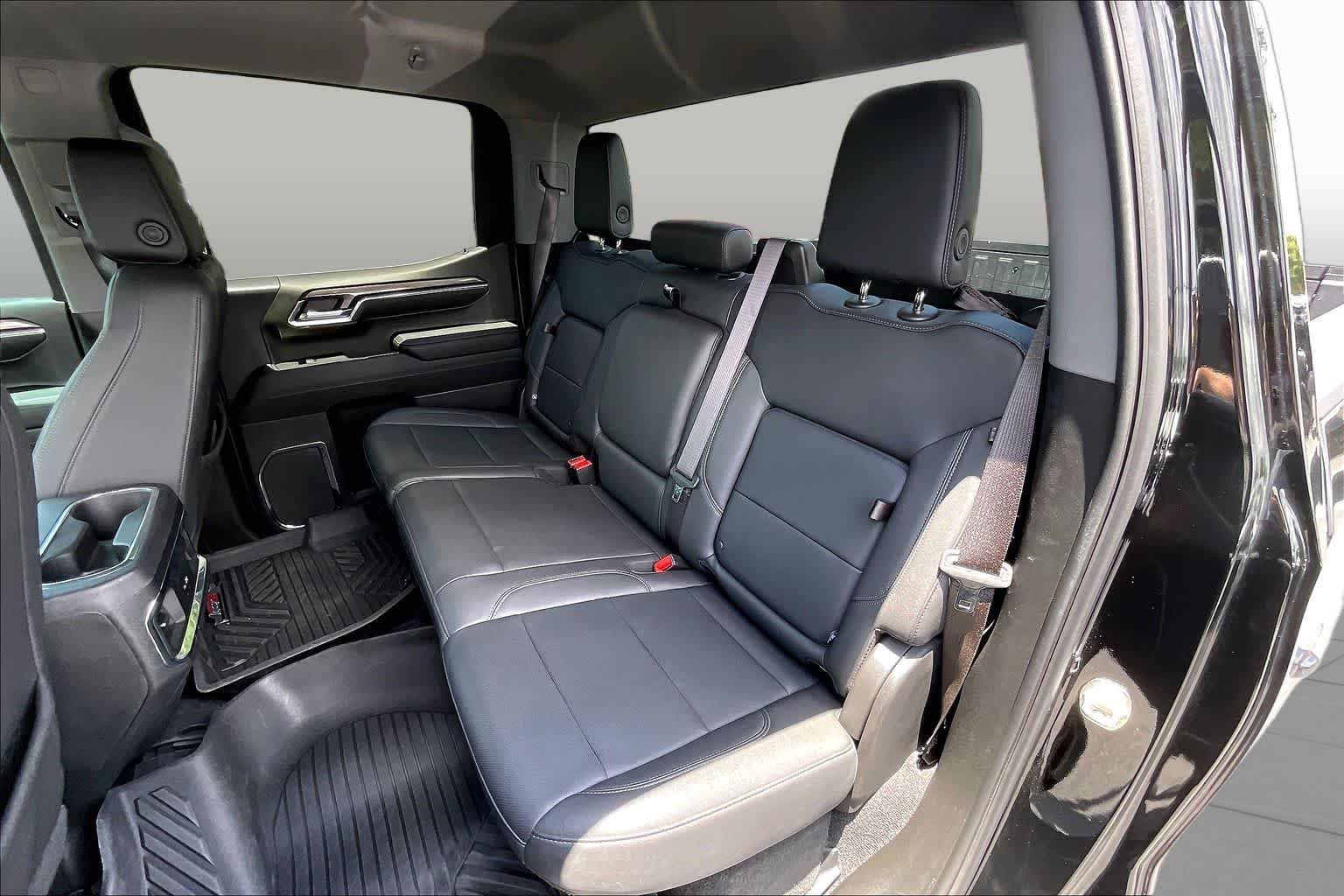 2024 Chevrolet Silverado 1500 LTZ - Photo 25