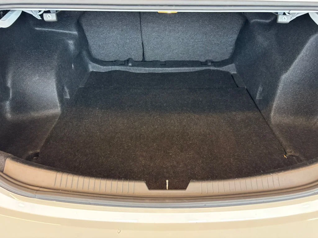 Used 2020 White Chevrolet LS image 30