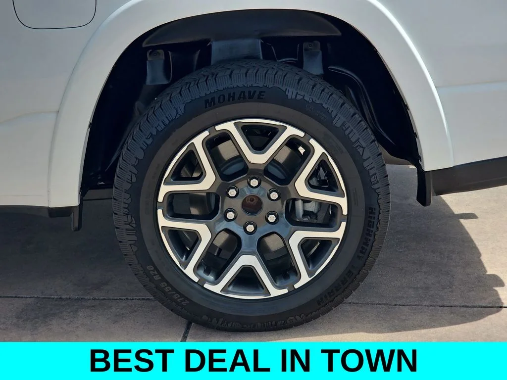 Used 2025 White Ram Laramie image 40