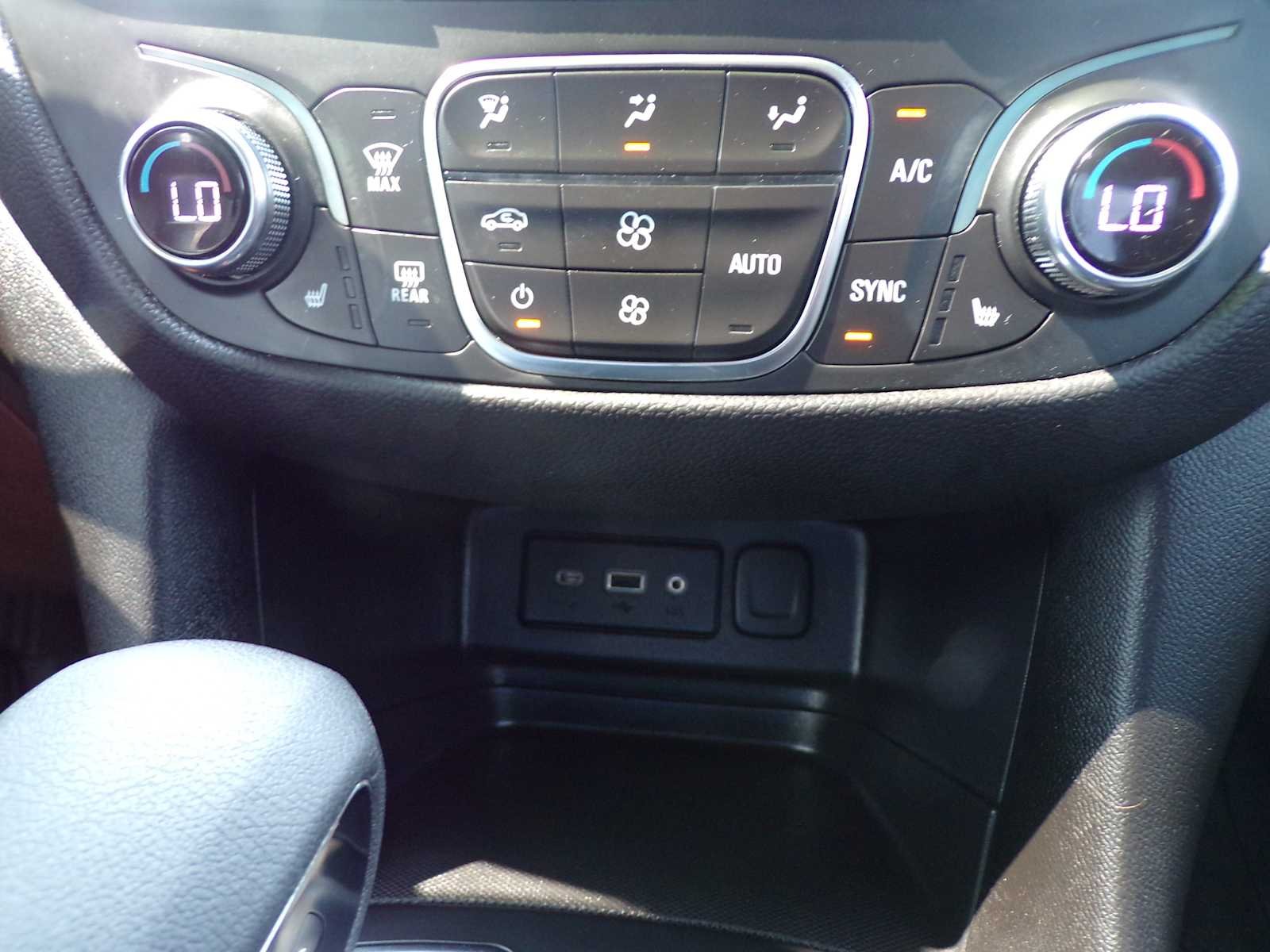 Used 2024 Summit White Chevrolet LT image 13