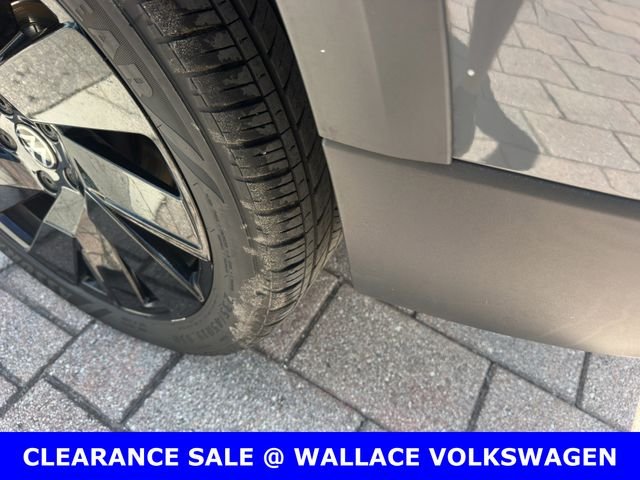 Used 2024 Gray Volkswagen 1.5T SE image 8