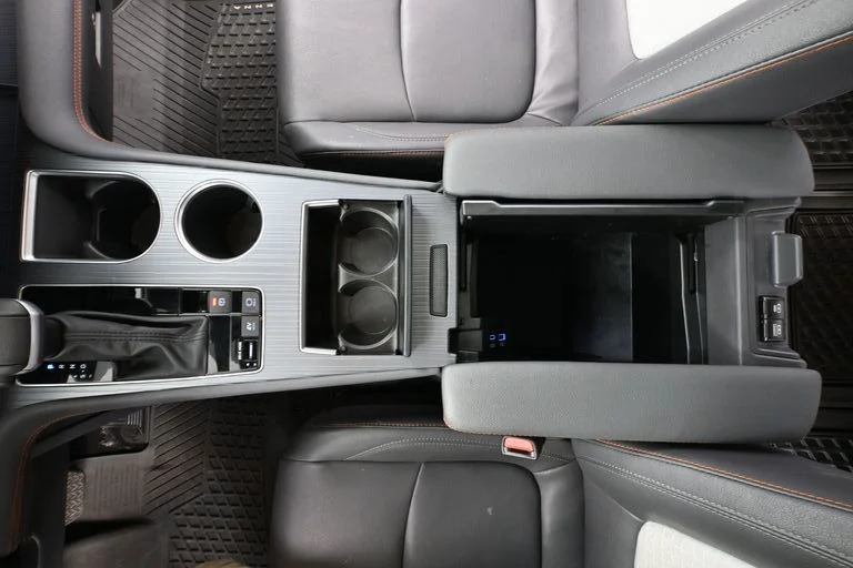 2024 Toyota Sienna XSE - Photo 35
