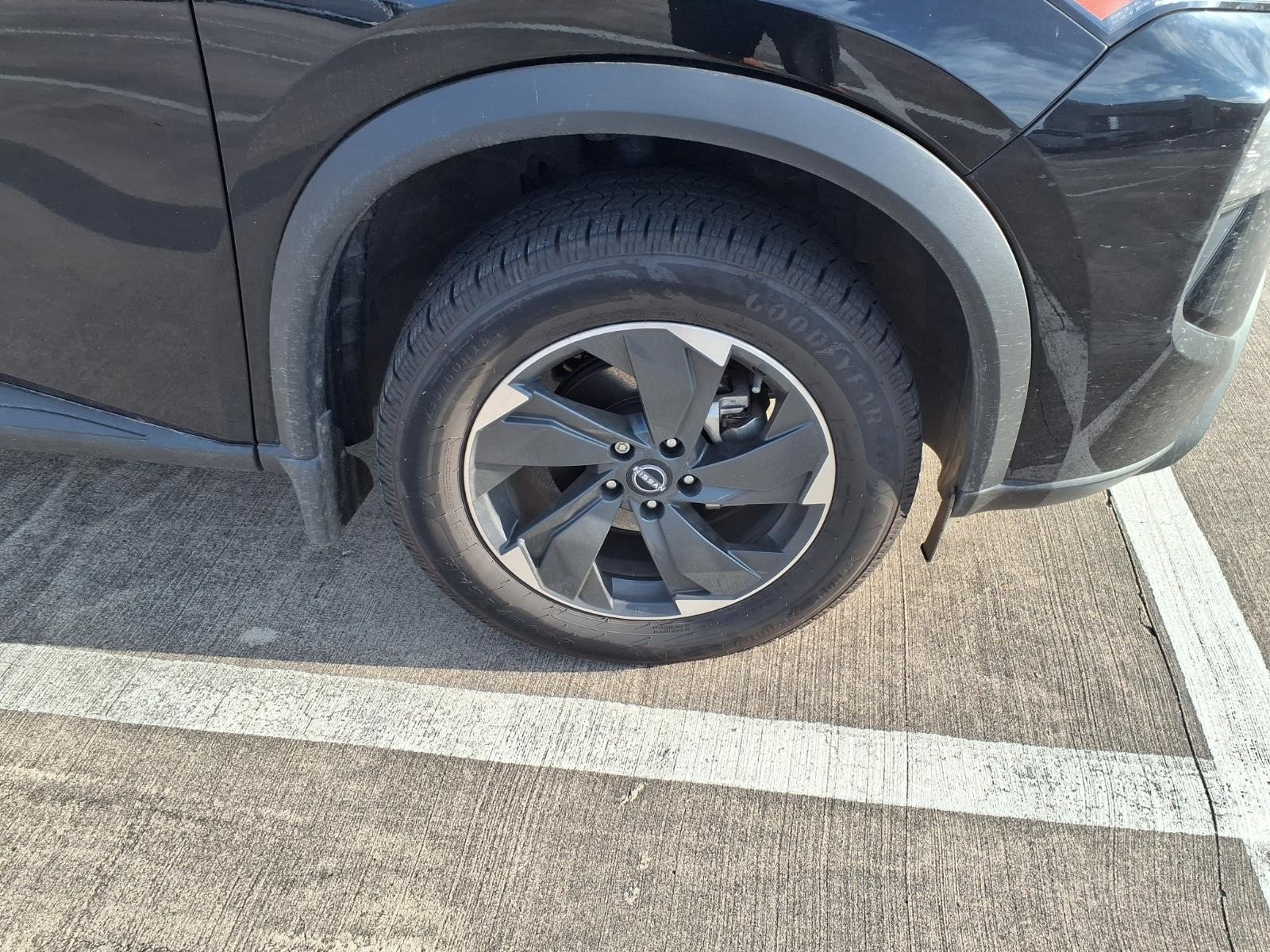 2024 Nissan Rogue photo 7 of 25