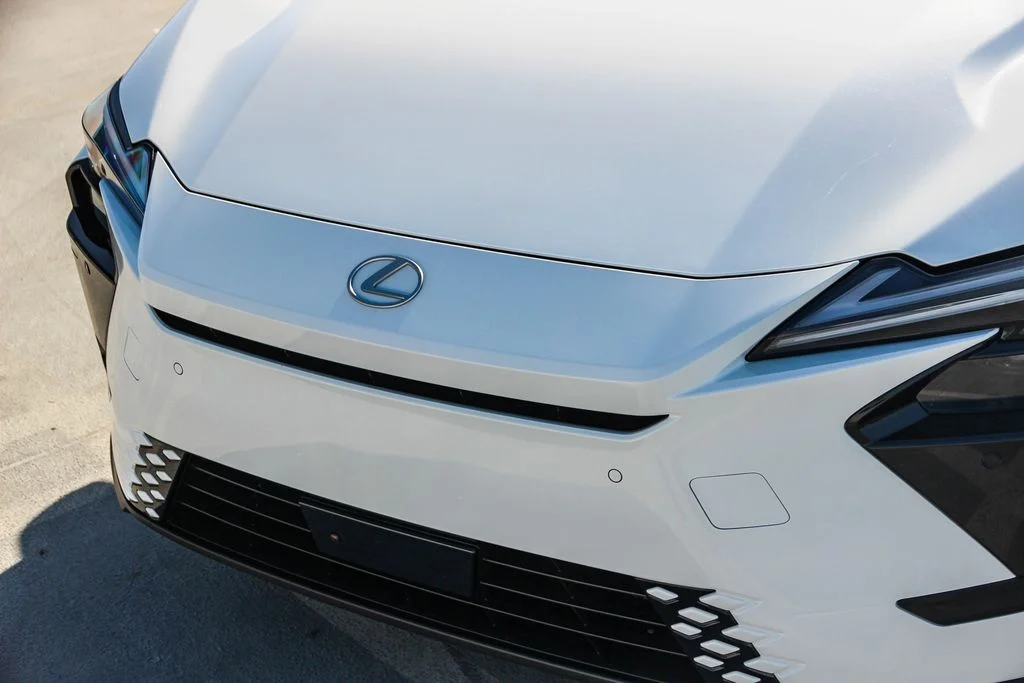 New 2026 Ultra White Lexus ES 350h PREMIUM+ image 9