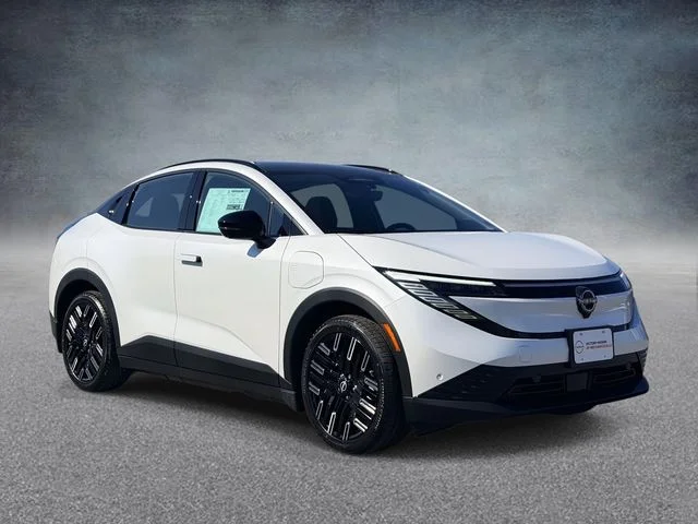 2026 Nissan Leaf Platinum+'s photo