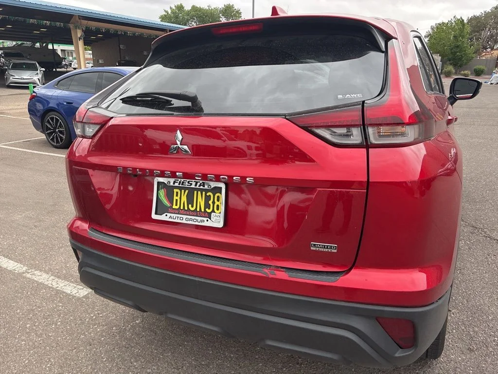 Used 2023 Red Mitsubishi SE image 13