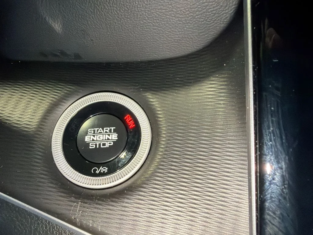 Certified Used 2025 Velvet Red Pearlcoat Jeep Altitude image 27