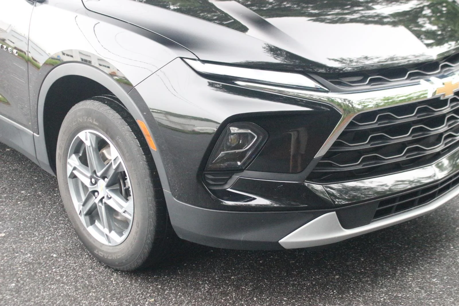 Used 2024 Black Chevrolet 2LT image 8