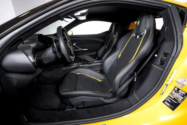 Used 2024 Giallo Triplo Strato Ferrari  image 4