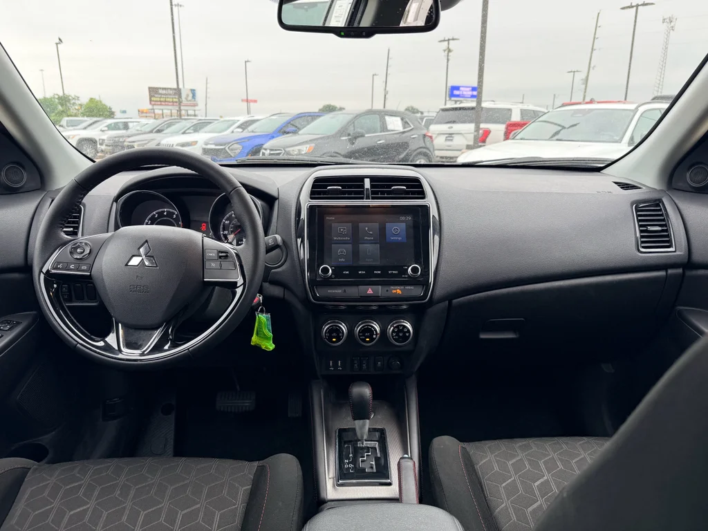 Used 2024 Labrador Black Pearl Mitsubishi ES image 14