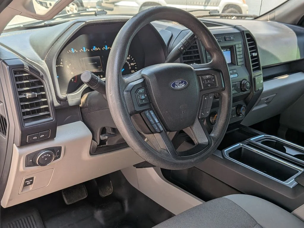 Used 2019 White Ford XL image 32