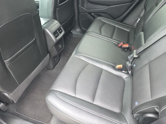 Used 2023 White GMC SLT image 10
