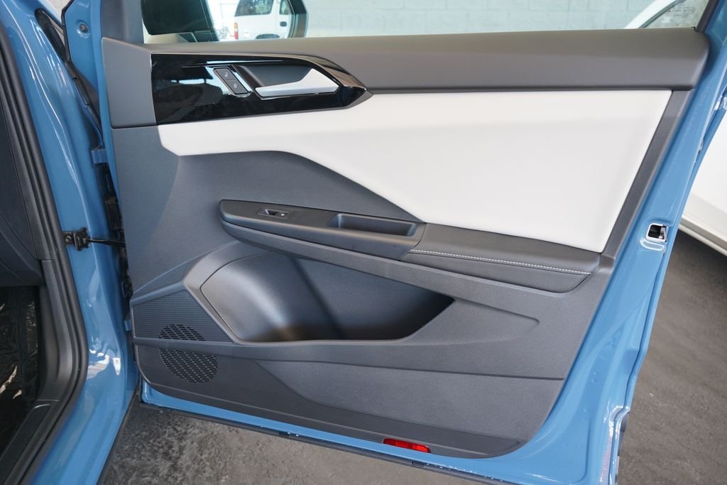 New 2027 Monterey Blue Pearl Volkswagen 1.5T S image 32