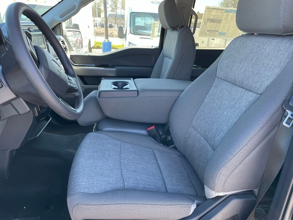 New 2026 Agate Black Metallic Ford XLT image 8