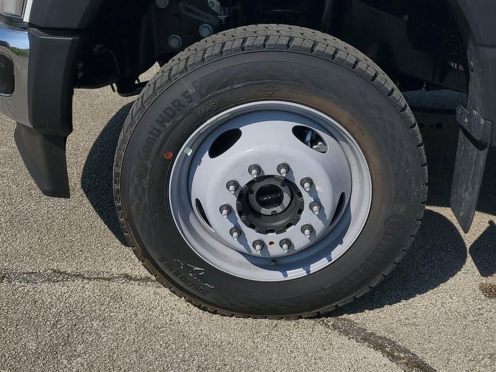 New 2026 Oxford White Ford F-550® XL image 32