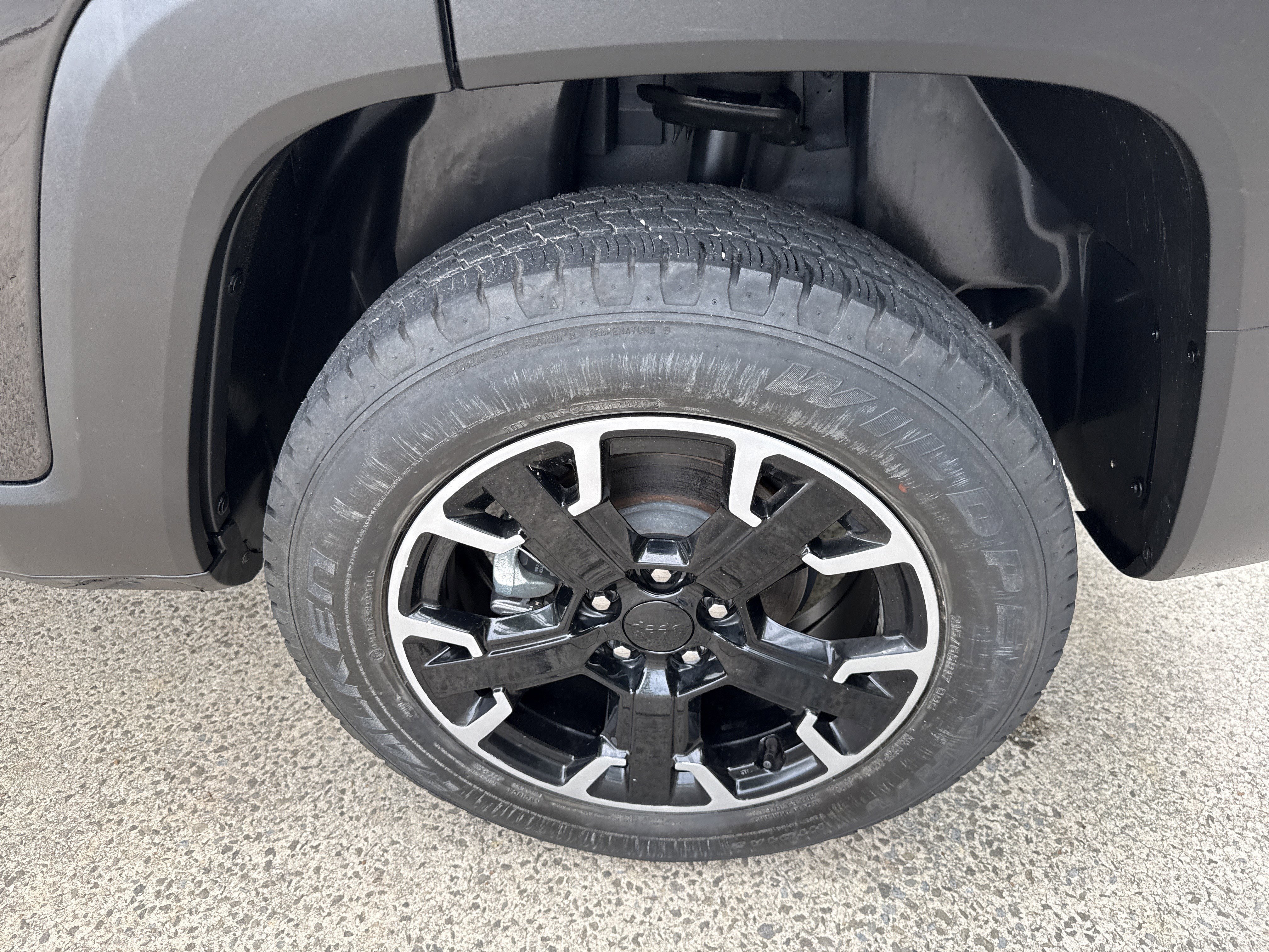 Used 2023 Black Clearcoat Jeep Trailhawk image 19