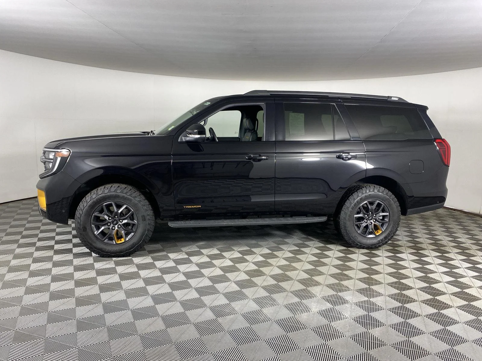 New 2025 Agate Black Metallic Ford TREMOR® image 4