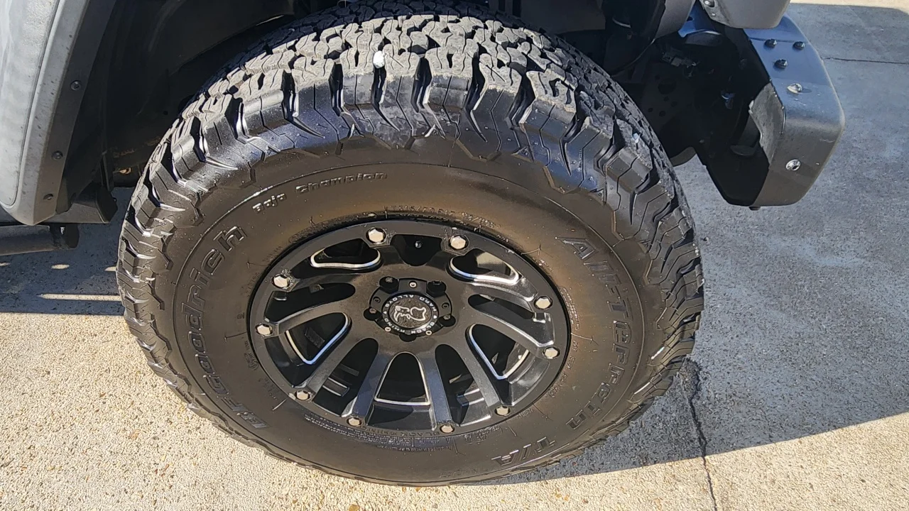 Used 2020 Silver Jeep Rubicon image 22