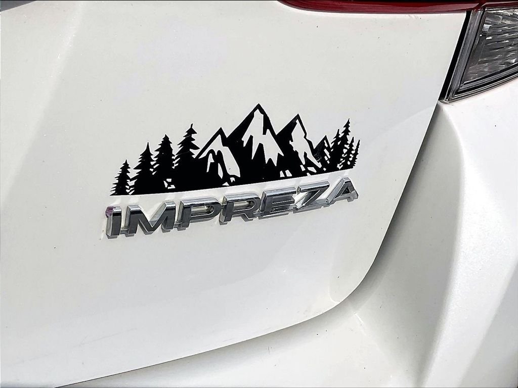 Used 2019 White Subaru 2.0i image 27