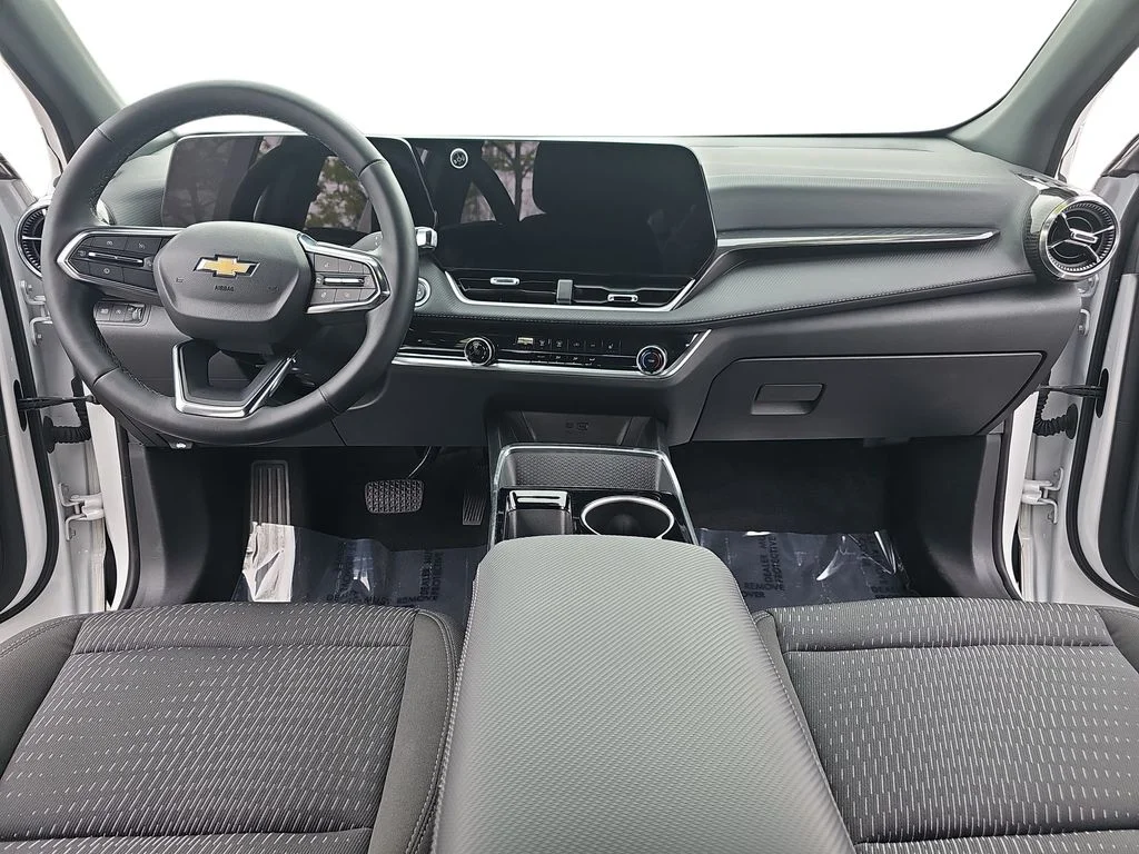 Used 2025 White Chevrolet LT image 9