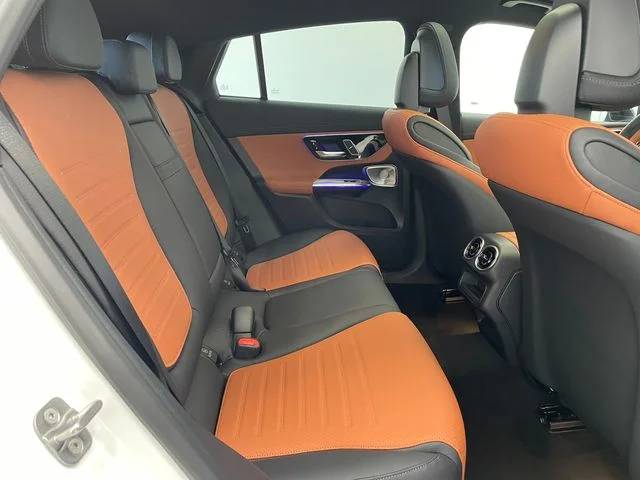 New 2027 White Mercedes-Benz GLC 300 image 20