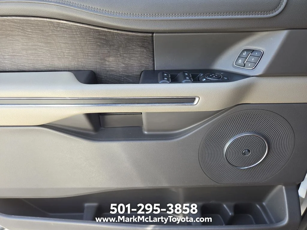 Used 2018 White Ford Limited image 34