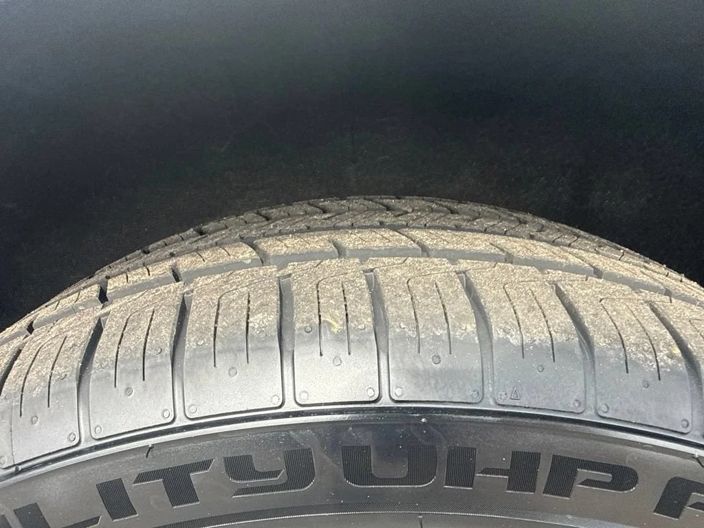 Used 2021  Subaru Limited image 39