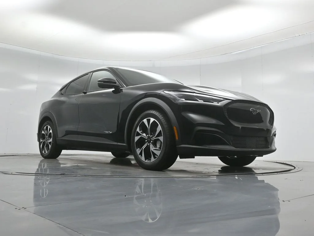 New 2026 Shadow Black Ford Select image 44