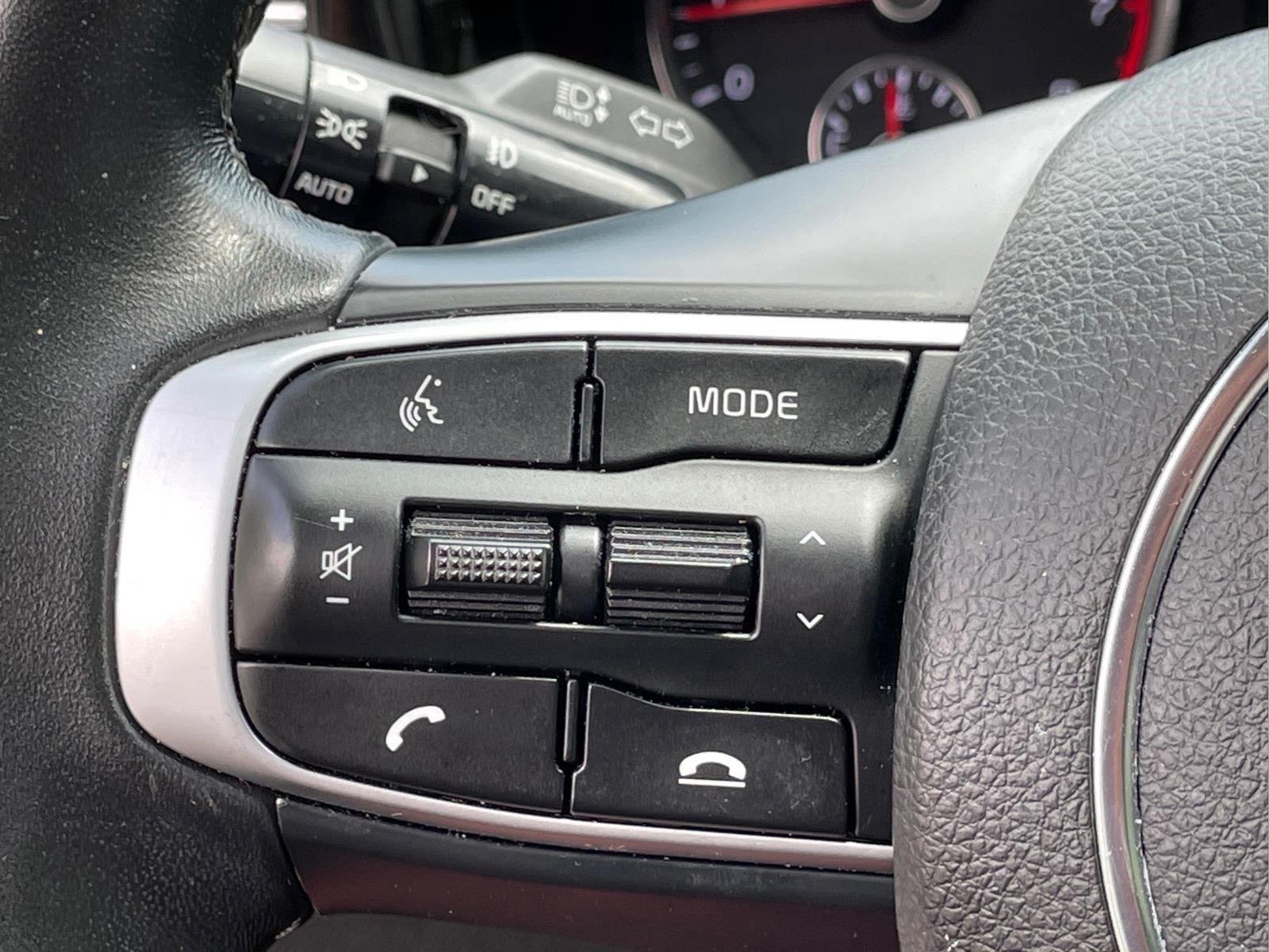 Used 2023 Wolf Gray Kia GT-Line image 25