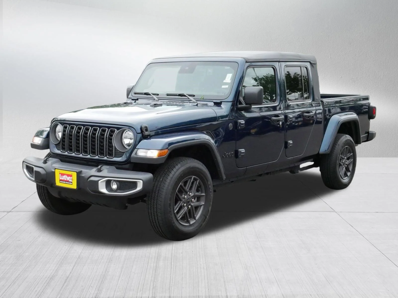 Used 2025 Fathom Blue Pearlcoat Jeep Sport S image 3
