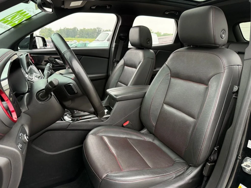 Used 2020  Chevrolet RS image 13